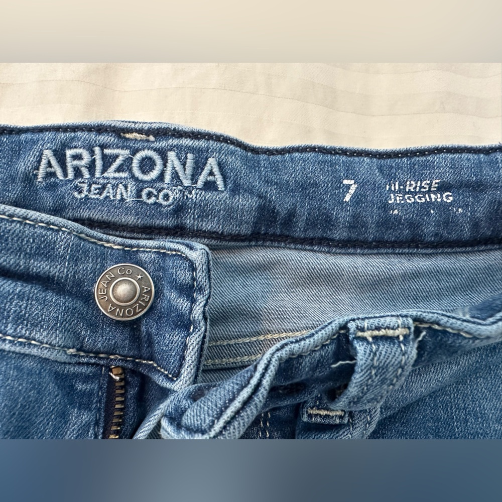Arizona Jean Company Blue High Rise Jeggings